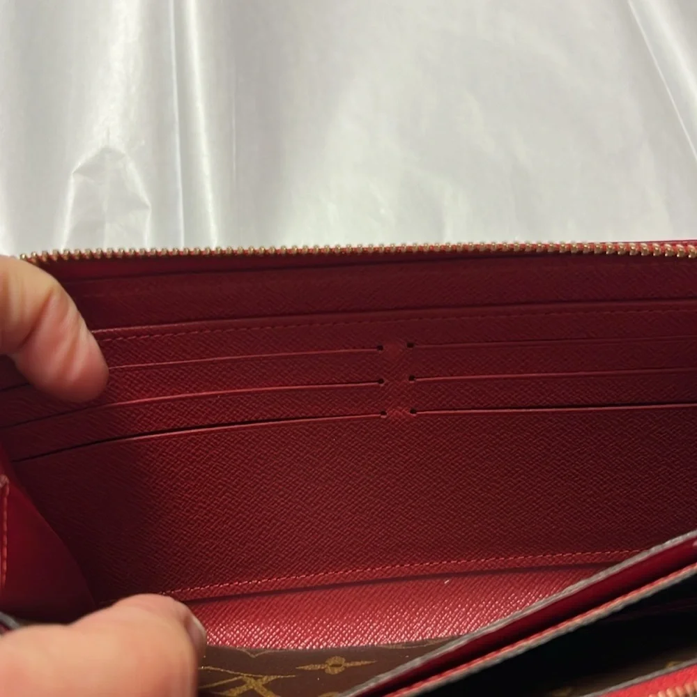 Louis Vuitton Monogram Retiro Cerese Zippy wallet. Comes with COA